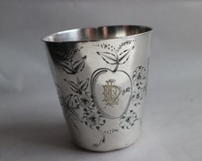 kleiner Silberbecher